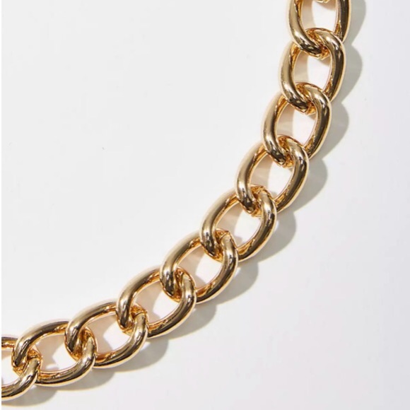 LOFT Gold Chunky Chain Statement Necklace - Picture 2 of 8